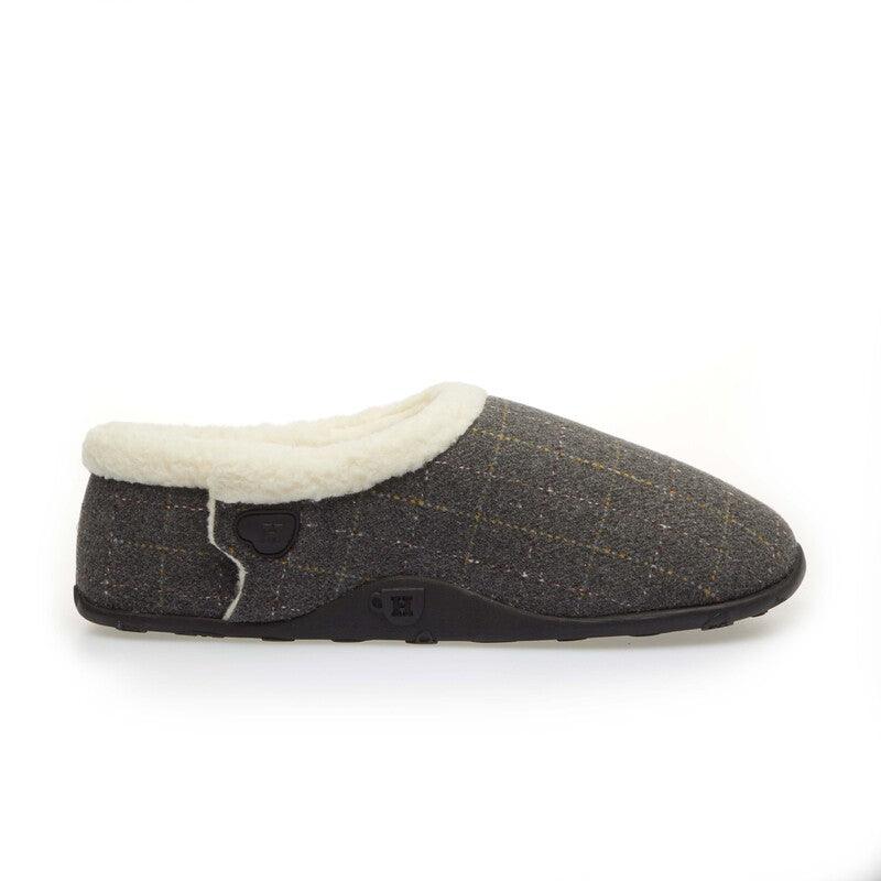 Softest best sale men's slippers